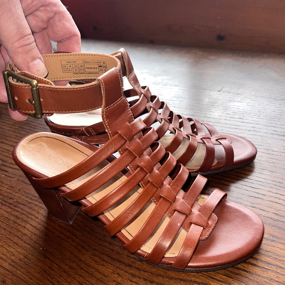Vionic Brown Heels with Stylish Straps and Adjustable Fit